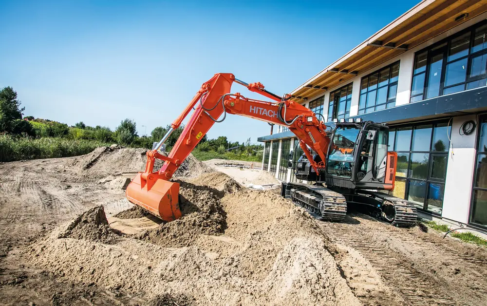 Hitachi ZX135US-6 thumbnail 4