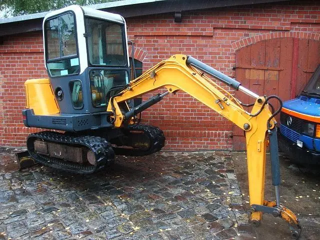 Hanix H 24 A