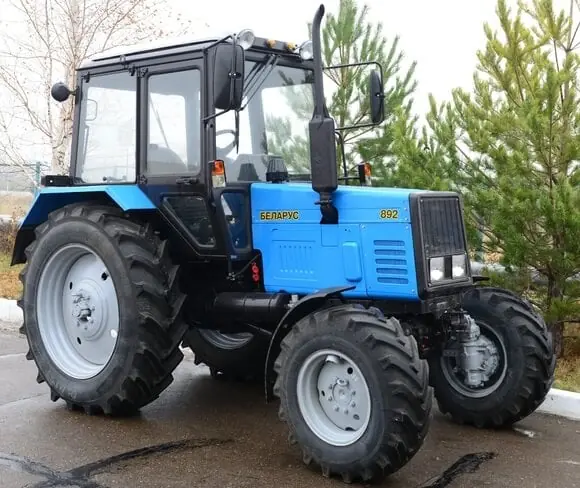 Belarus 892 DT