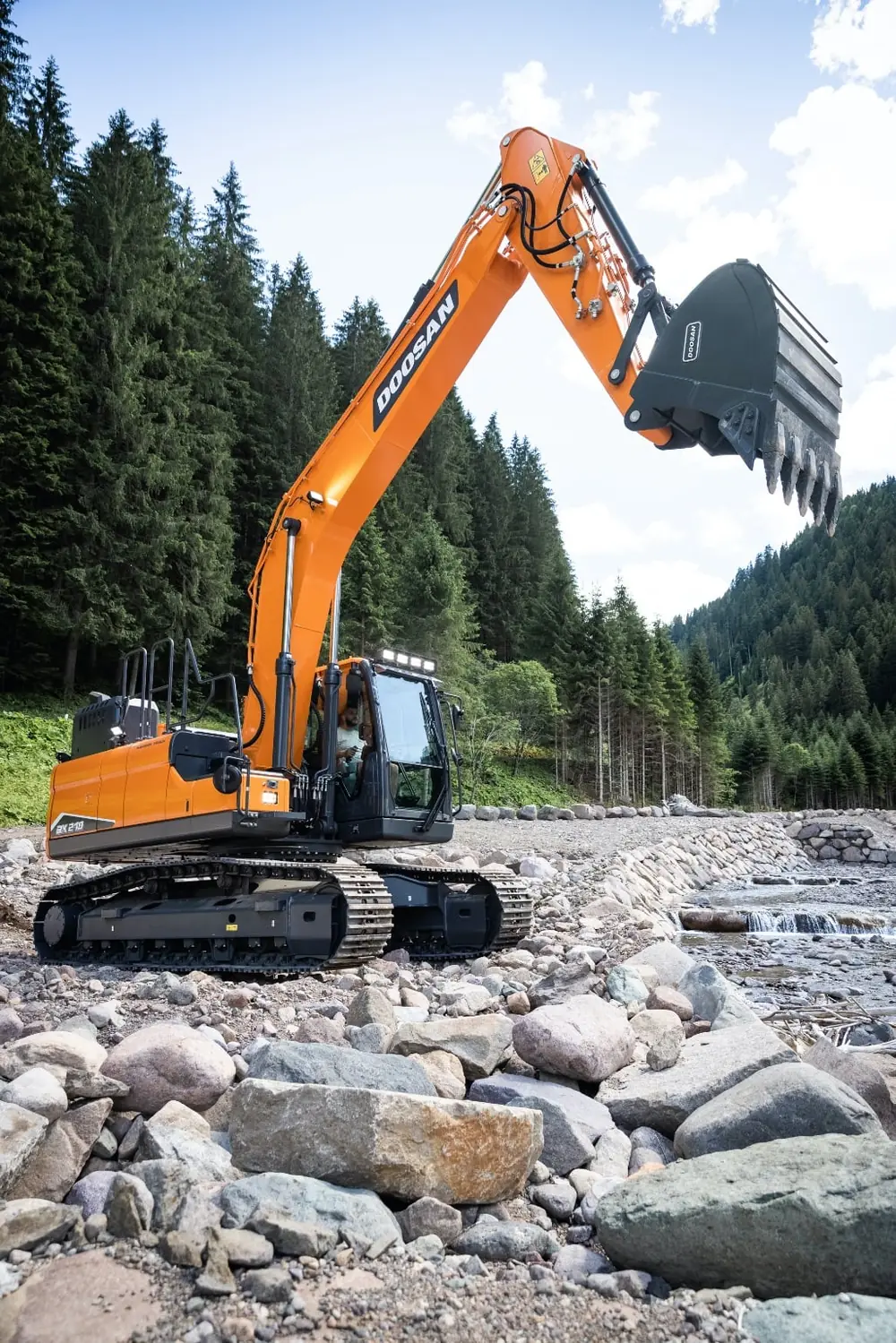 Doosan DX210LC-7 thumbnail 3