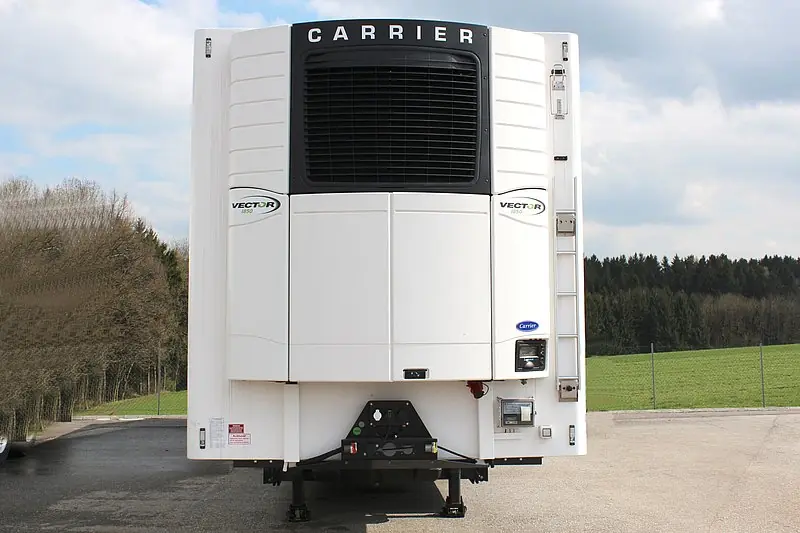 Schwarzmüller 3-axle refrigerated box-body semitrailer thumbnail 3
