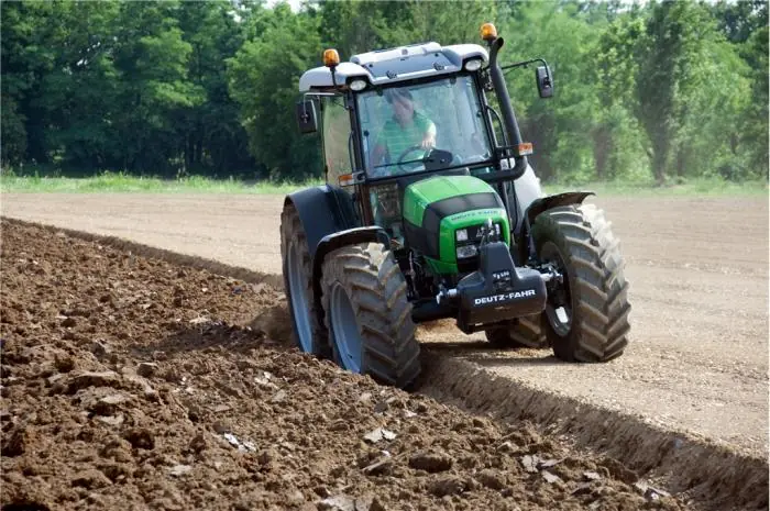 DEUTZ-FAHR Agrofarm 420 TTV thumbnail 3