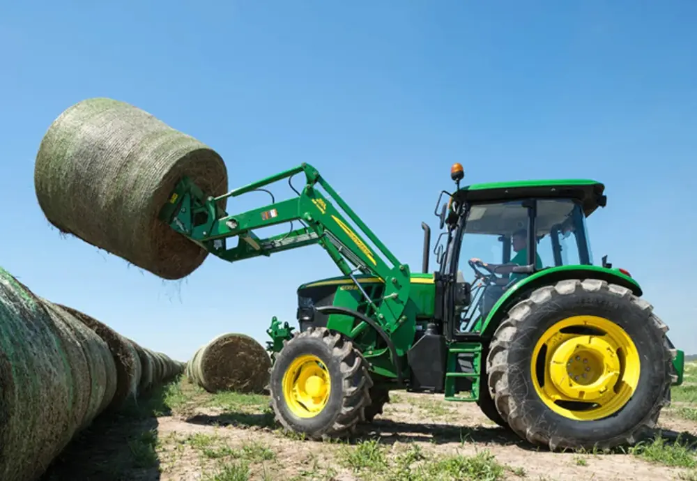 John Deere 6135B