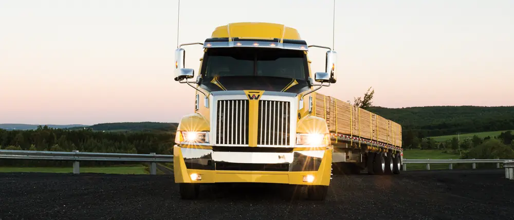 Western Star 5700 XE 40" Low Roof Detroit DD13 thumbnail 3