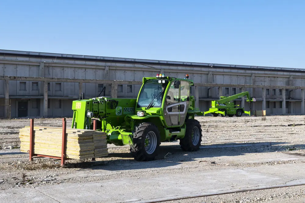 Merlo P 40.17 Plus thumbnail 2