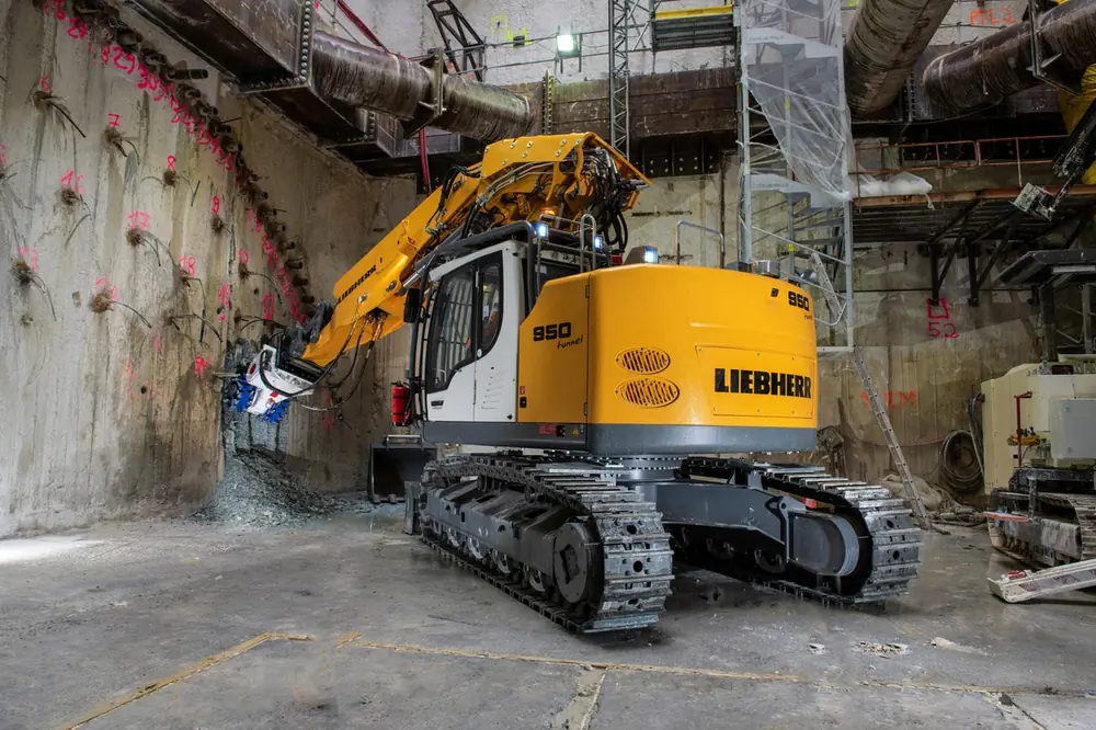 Liebherr R 950 Tunnel Litronic