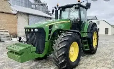 John Deere 8230