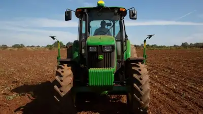 John Deere 6403