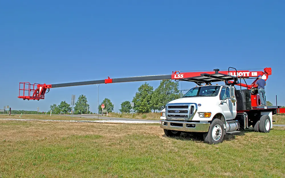 Elliott Equipment L55R HiReach thumbnail 4