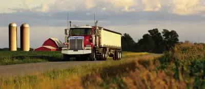 Western Star 4900 SB 82" Stratosphere High Roof Detroit DD15 thumbnail 2