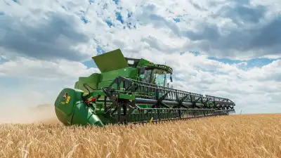 John Deere S785