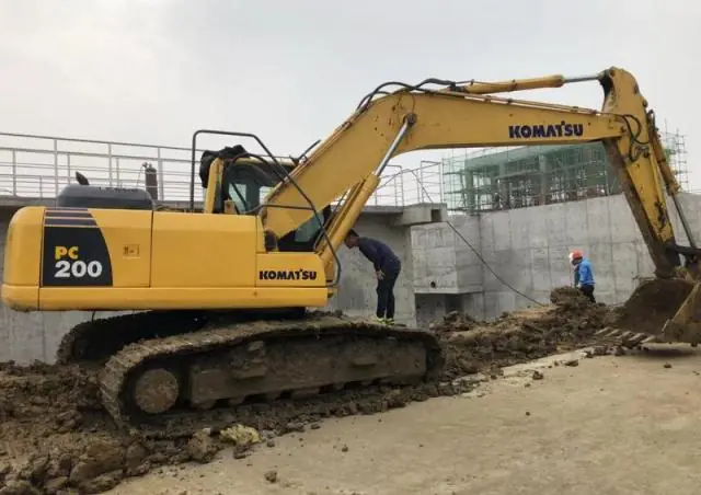 Komatsu PC200