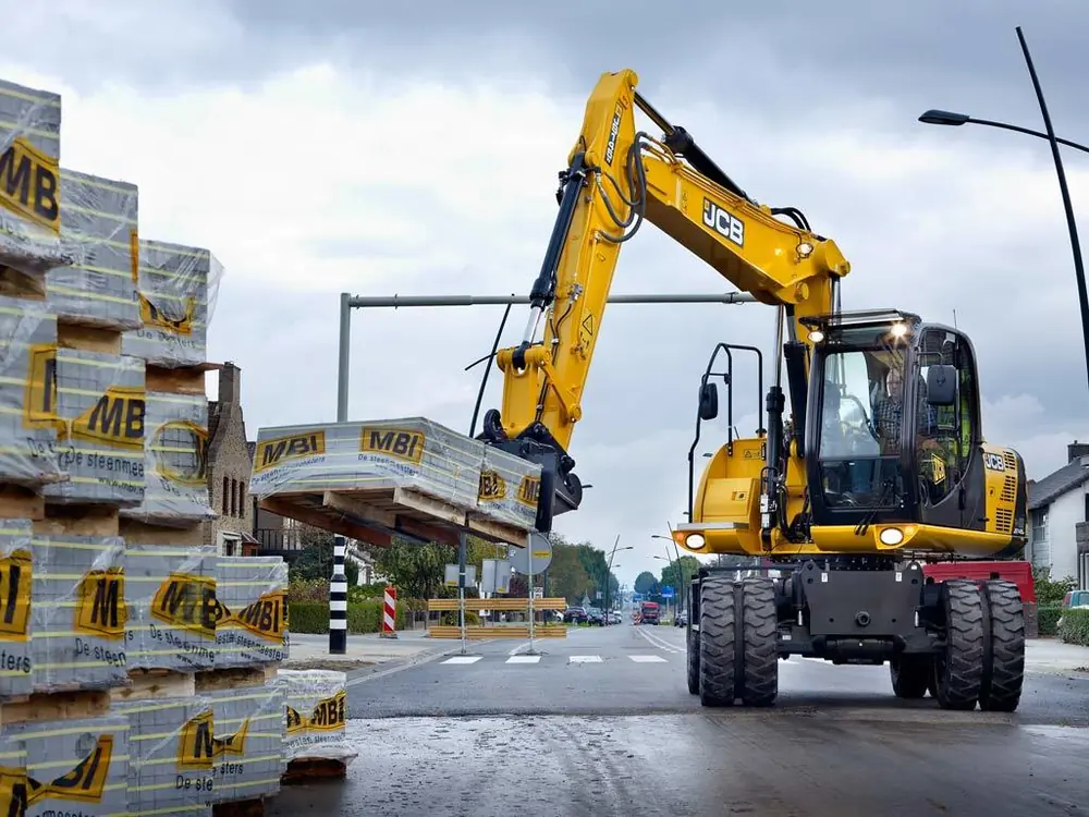 JCB JS145W