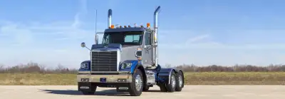 Freightliner 122SD 58 Raised Roof Detroit DD16