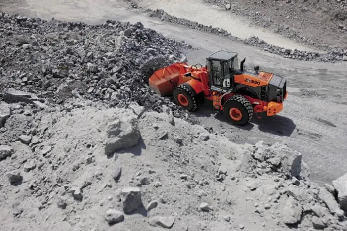 Hitachi ZW 330-5 thumbnail 3