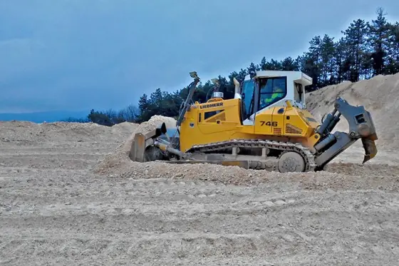 Liebherr PR 746 LGP