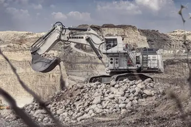 Liebherr R 9300 G8