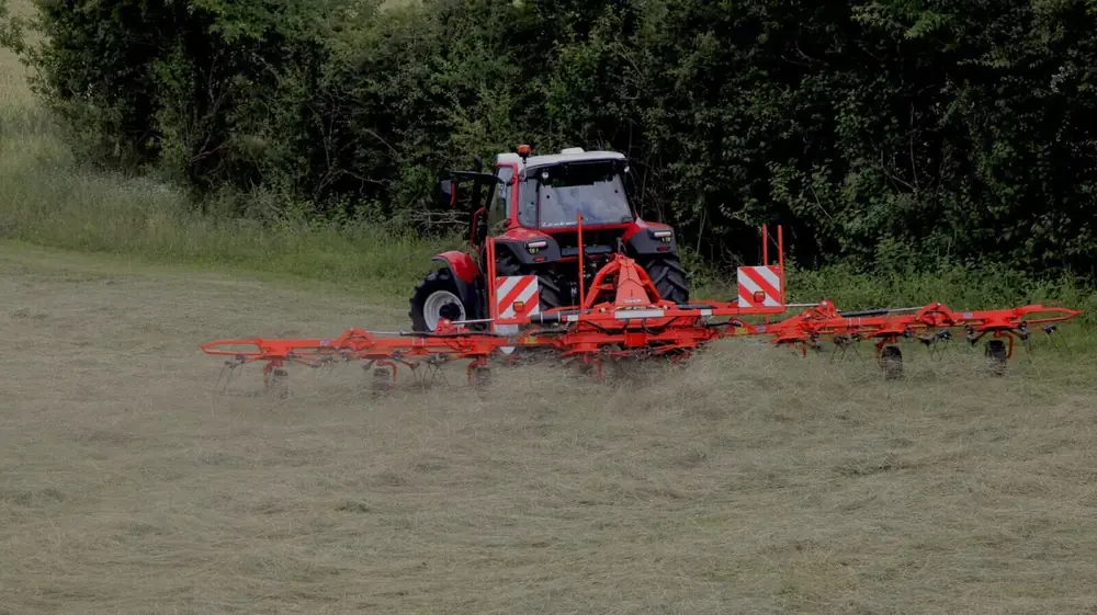 Kuhn GF 8700 thumbnail 4