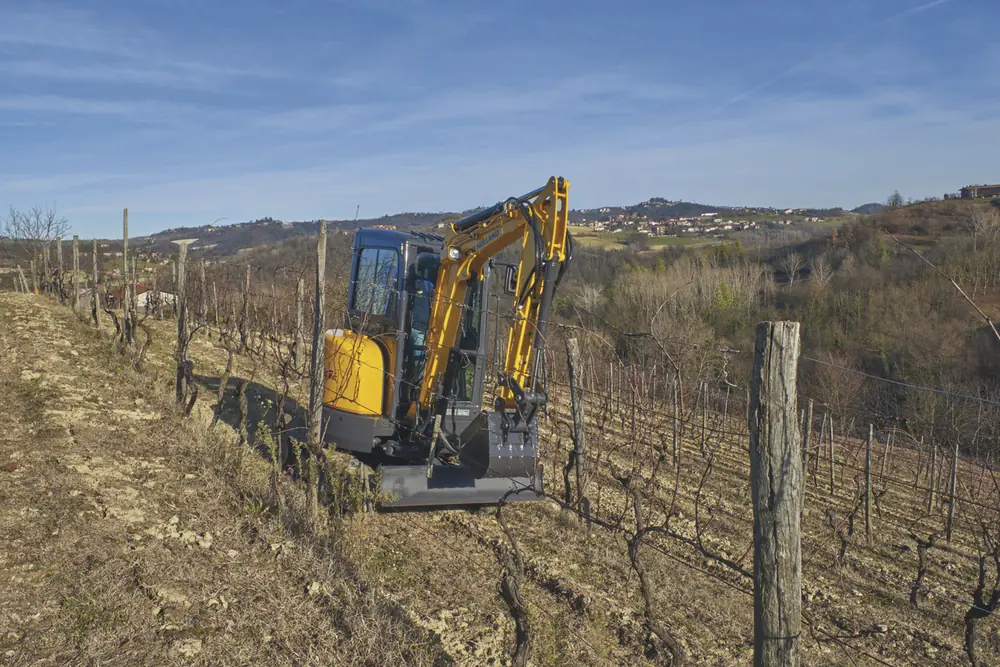 New Holland E26C thumbnail 3