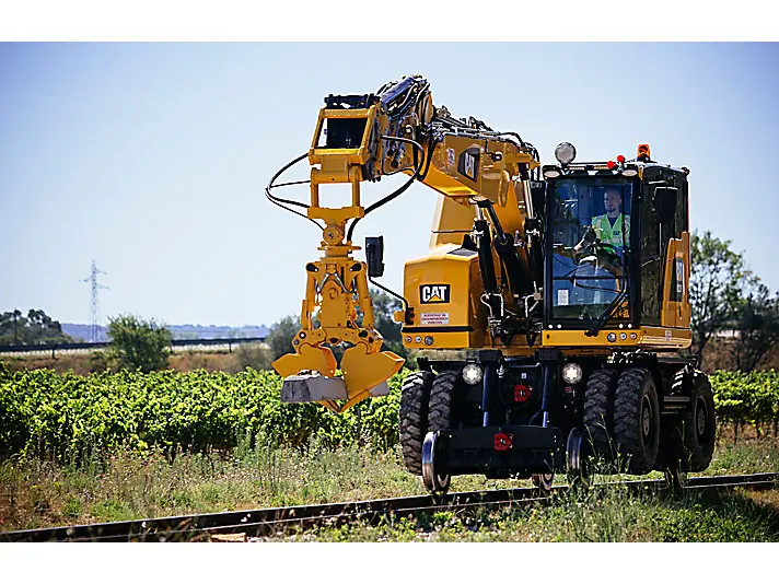 Caterpillar M323F thumbnail 3