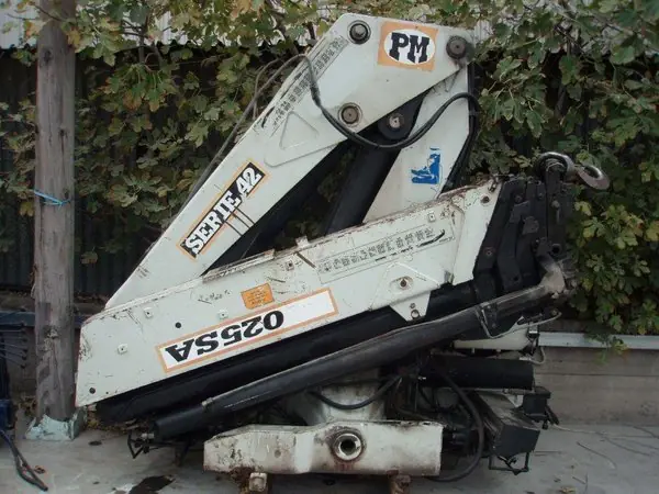PM 42025 SA
