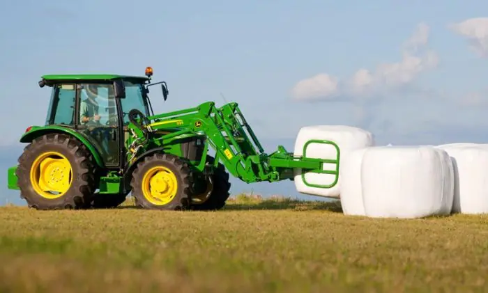 John Deere 5075E