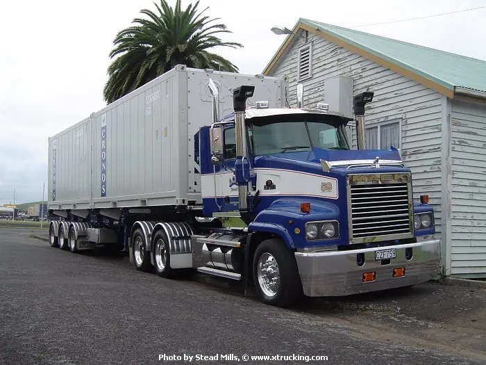 Mack TRIDENT Day Cab MP8 6x4 thumbnail 2