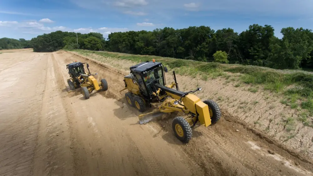 Caterpillar 120 AWD thumbnail 3