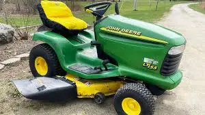 John Deere LT155