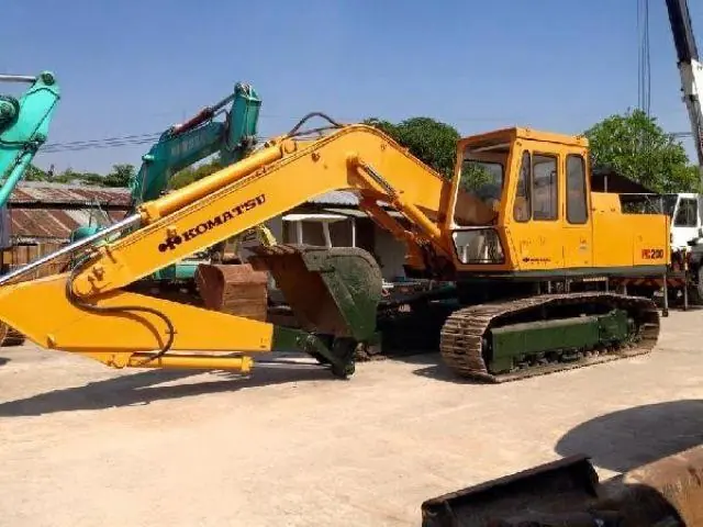 Komatsu PC200-2